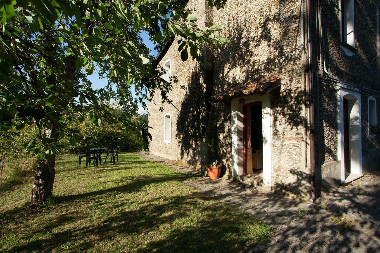 Casa nel verde Decollatura Esterno foto